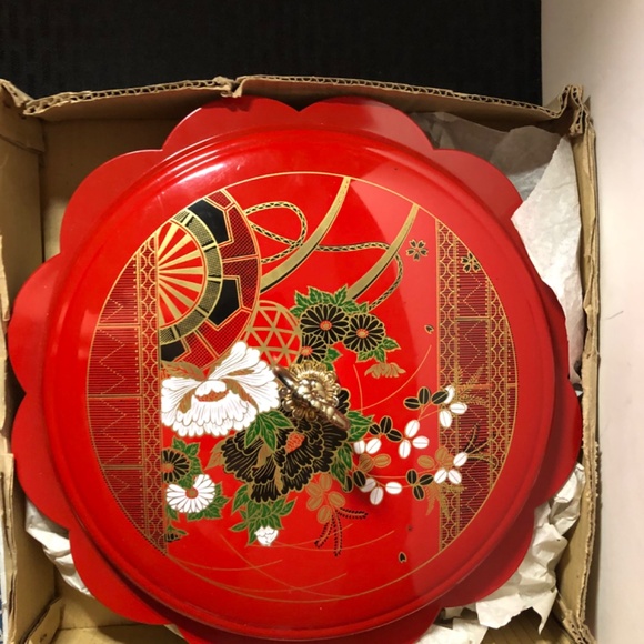 vintage Japanese  lacquerware covered lidded serving   tray 10” dia. - Picture 3 of 9